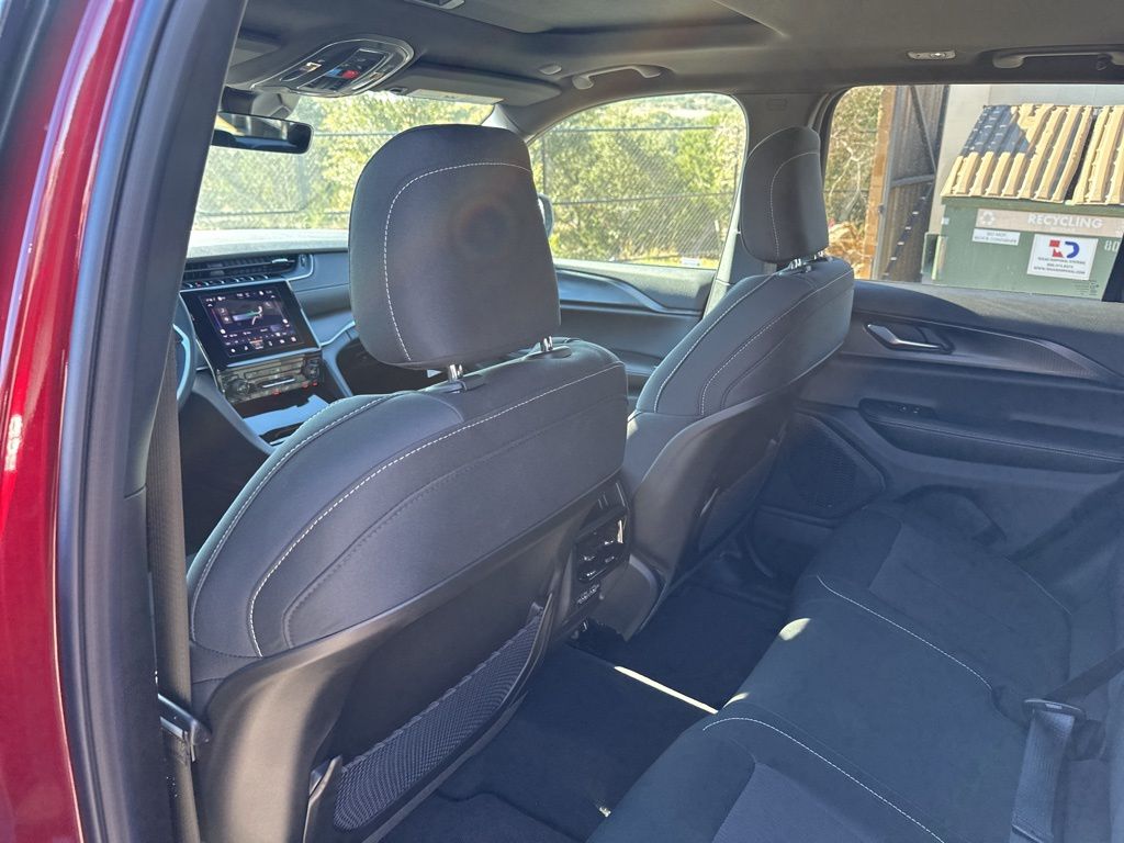 New Car 2025 Jeep Grand Cherokee  Laredo X For Sale Under $40,000 In Austin, Texas