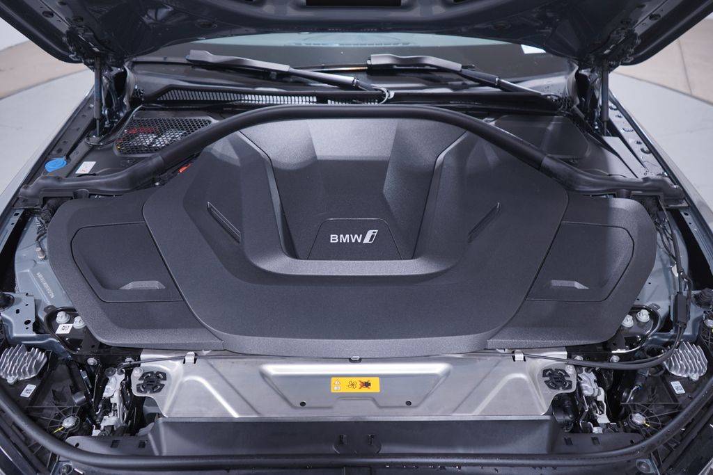 2024 BMW i4 eDrive35 24