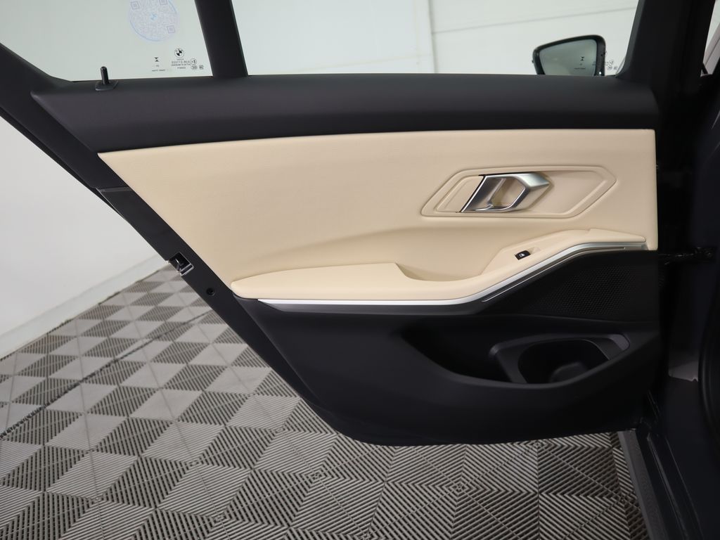 Thumbnail: 2026 BMW 3 Series - 27