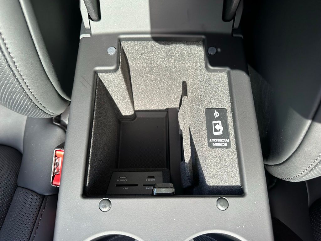 Thumbnail: 2026 Porsche Macan - 29