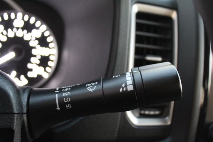 Used Car 2022 Nissan Frontier  Crew Pickup Sv Rear Wheel Drive For Sale Under $25,000 In Georgetown, Texas