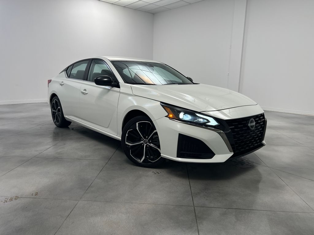 2025 Nissan Altima 2.5 SR FWD