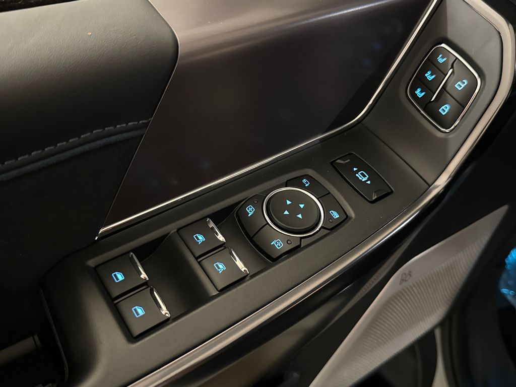 New 2026 White Ford Platinum image 22