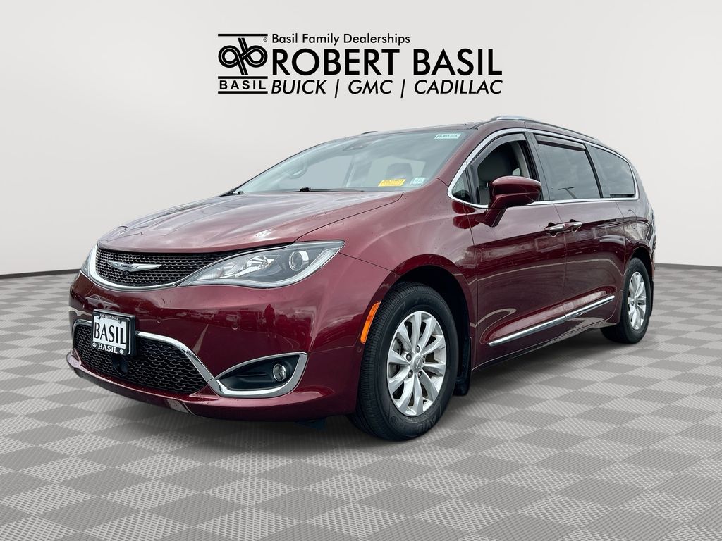 Velvet Red Pearlcoat 2019 Chrysler Pacifica Touring L FWD Minivan Front-Wheel Drive 9-Speed Automatic