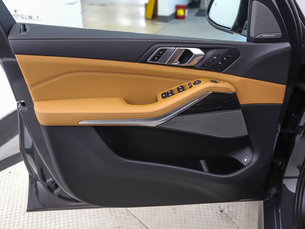 Thumbnail: 2026 BMW X5 - 9