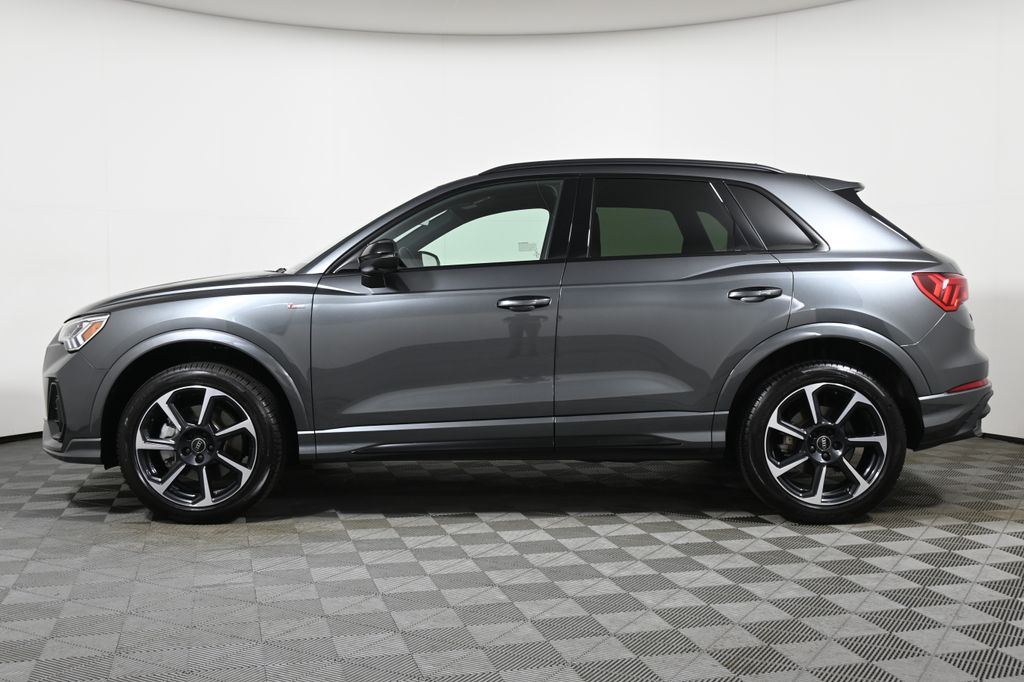 Thumbnail: 2025 Audi Q3 - 2