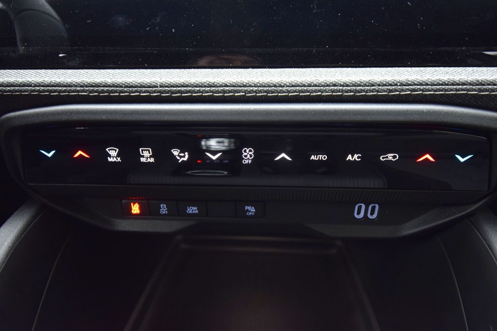 new 2026 Jeep Cherokee car, priced at $35,549