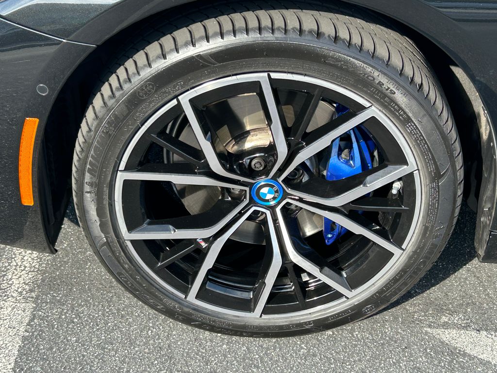 2022 BMW 5 Series 530e iPerformance 9