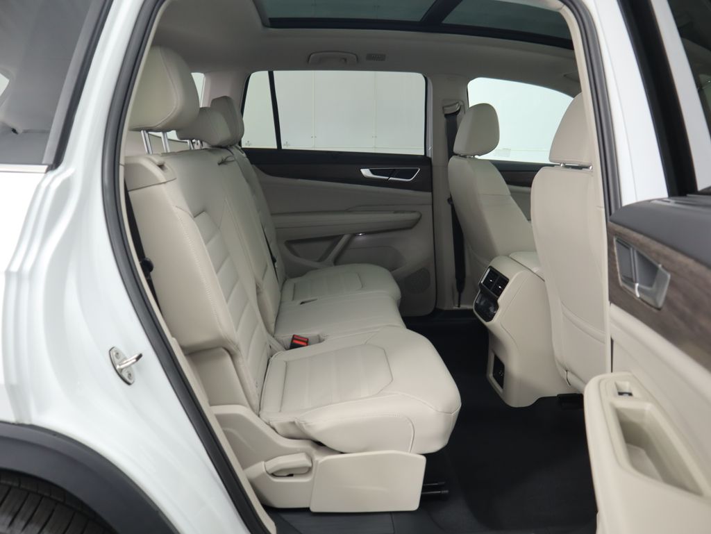 2025 Volkswagen Atlas SEL 23
