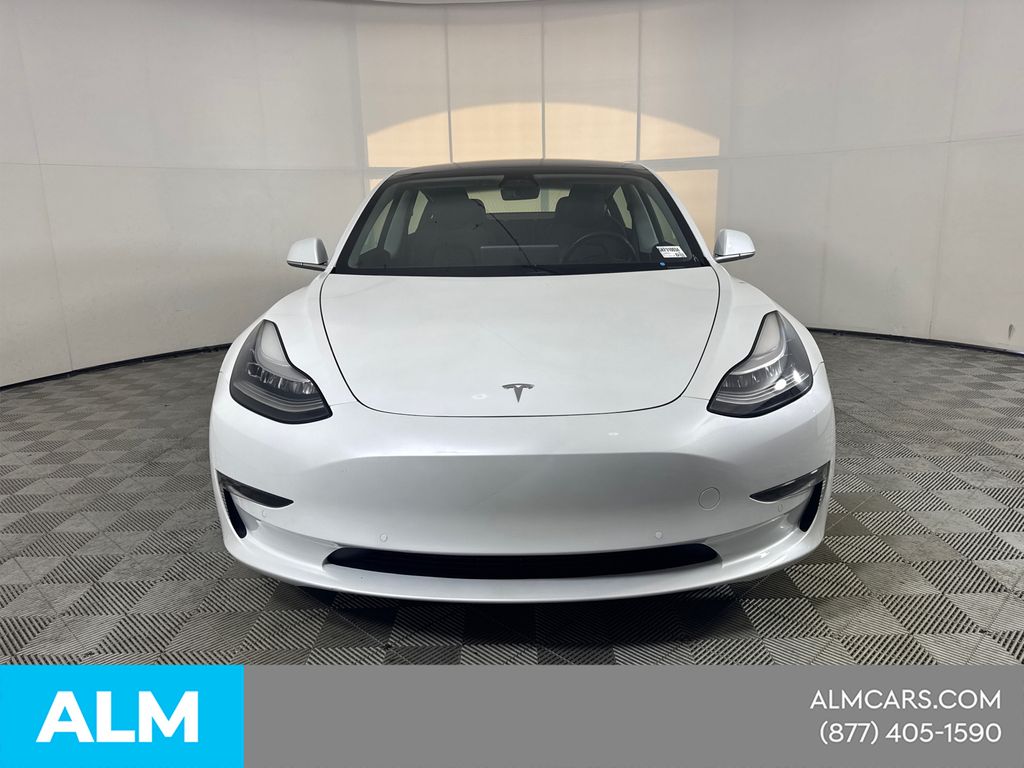 Used 2019 White Tesla Standard Range Plus image 3
