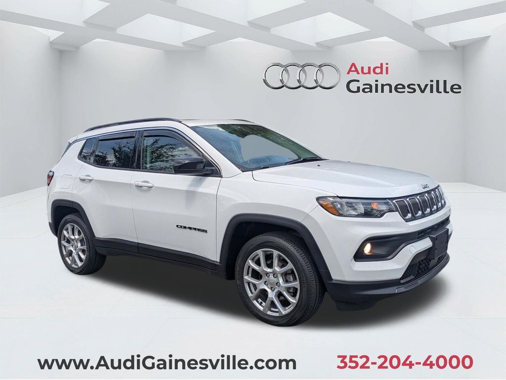 Bright White Clearcoat 2022 Jeep Compass SUV / Crossover Four-Wheel Drive 9-Speed Automatic