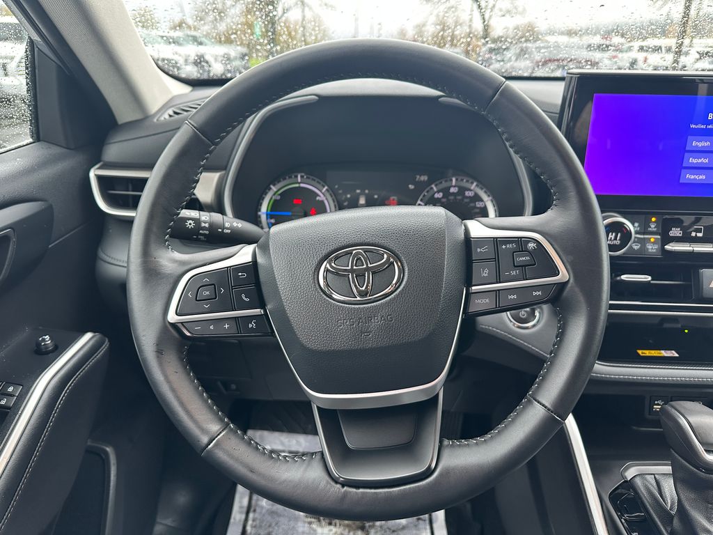 2023 Toyota Highlander Hybrid XLE
