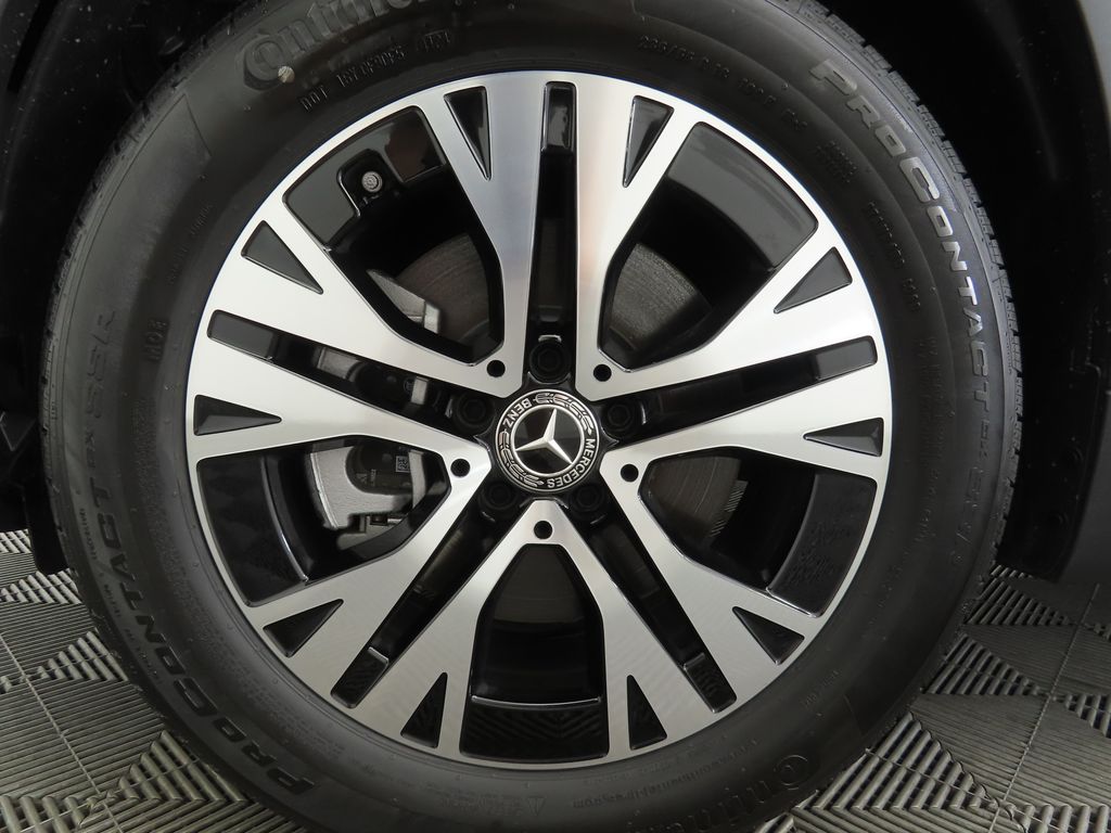 2025 Mercedes-Benz GLA 250 30