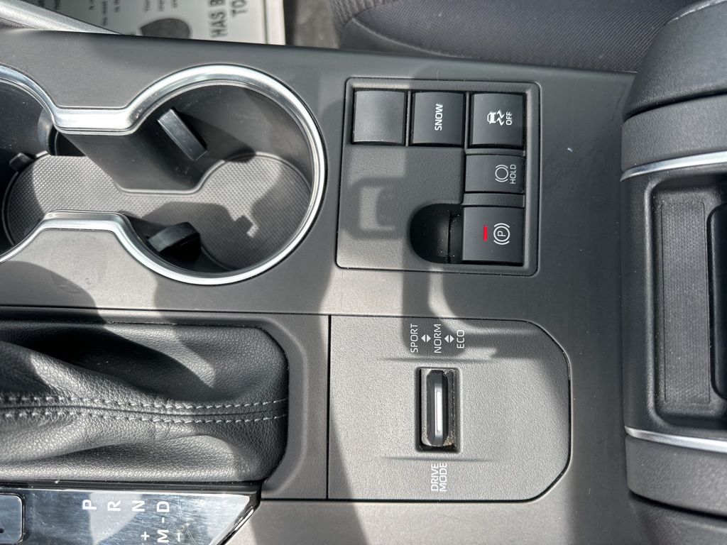 2023 Celestial Silver Metallic Toyota Highlander LE FWD SUV