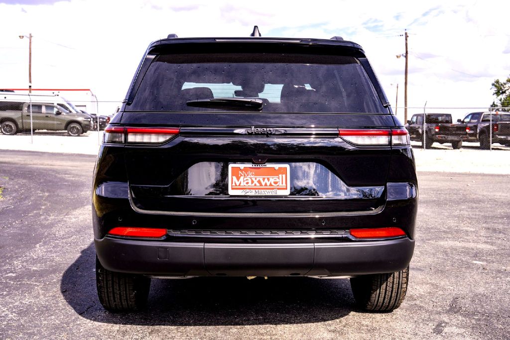 New Car 2025 Jeep Grand Cherokee  Altitude X For Sale Under $50,000 In Taylor, Texas