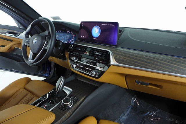 2022 BMW 5 Series 530e iPerformance 13