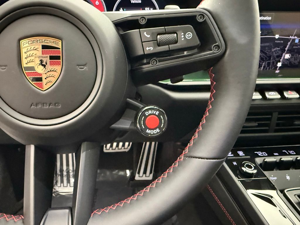 Thumbnail: 2026 Porsche 911 - 15