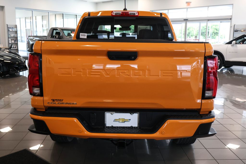 2025 Chevrolet Colorado LT 10