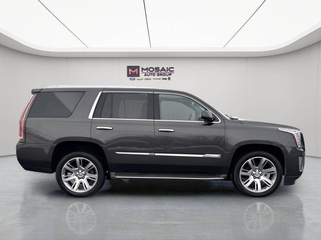 Used 2015 Cadillac Escalade Luxury with VIN 1GYS4BKJ2FR258436 for sale in Zumbrota, Minnesota