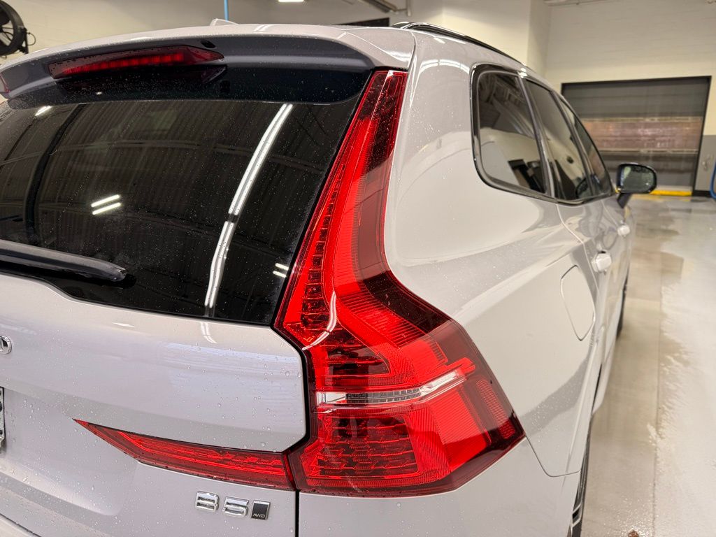 Thumbnail: 2023 Volvo XC60 - 5