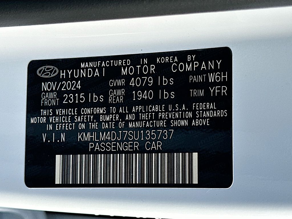 2025 Hyundai Elantra Blue 22