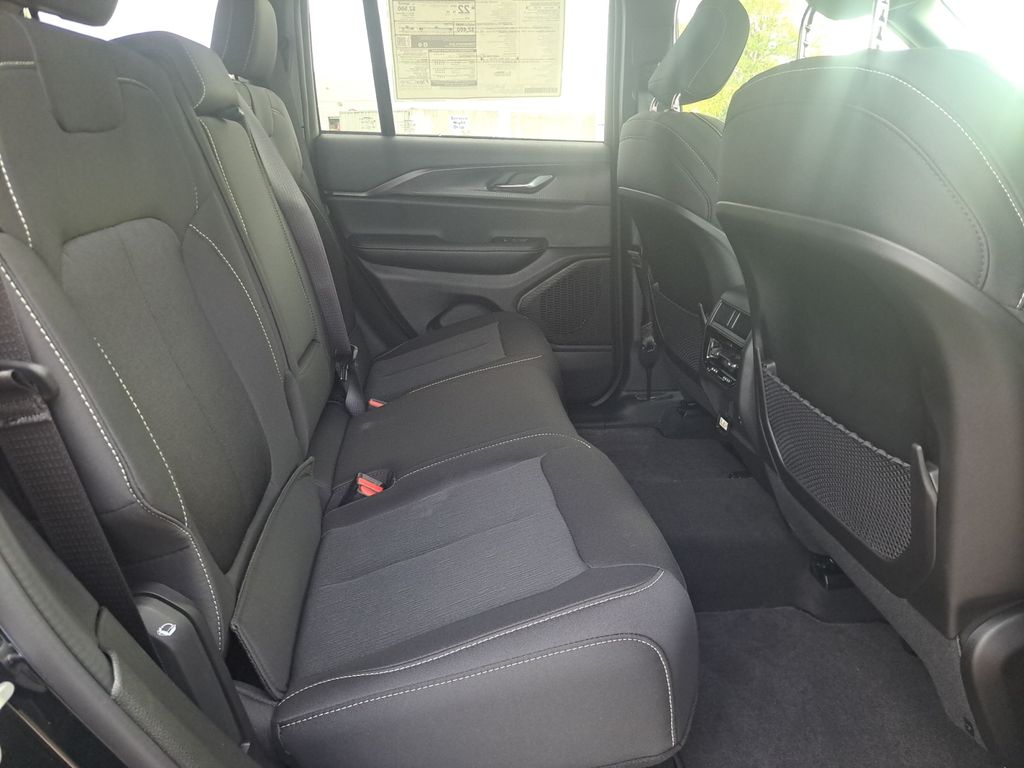 New Car 2025 Jeep Grand Cherokee  Laredo For Sale Under $40,000 In Austin, Texas