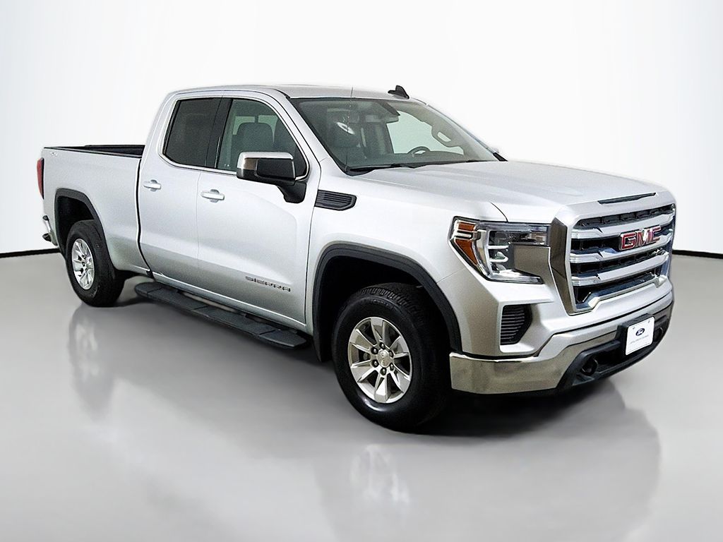 Used 2019 Silver GMC SLE image 2