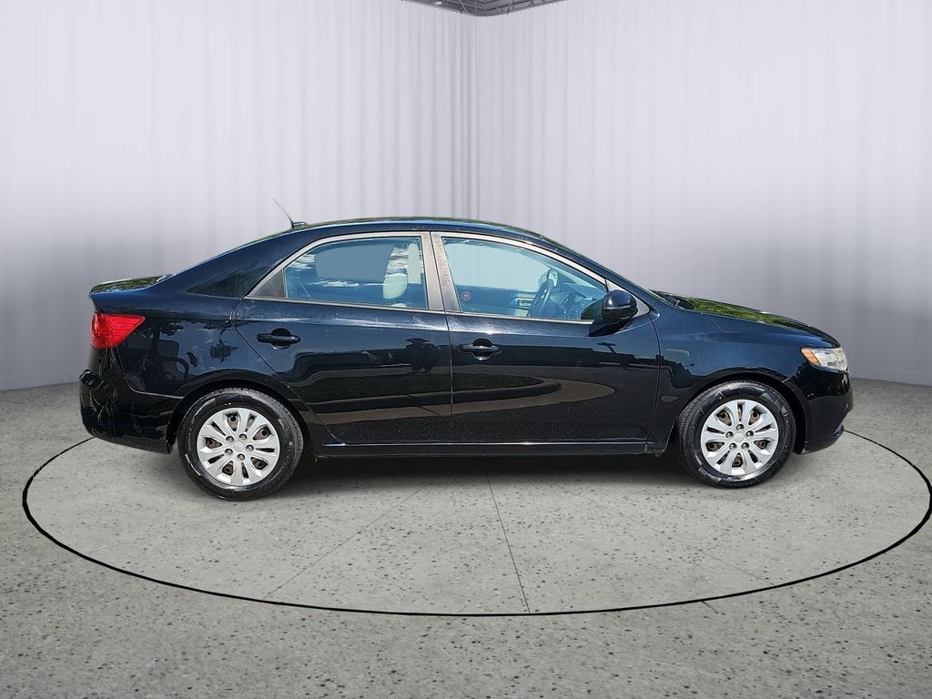Used 2013 Black Kia EX image 2