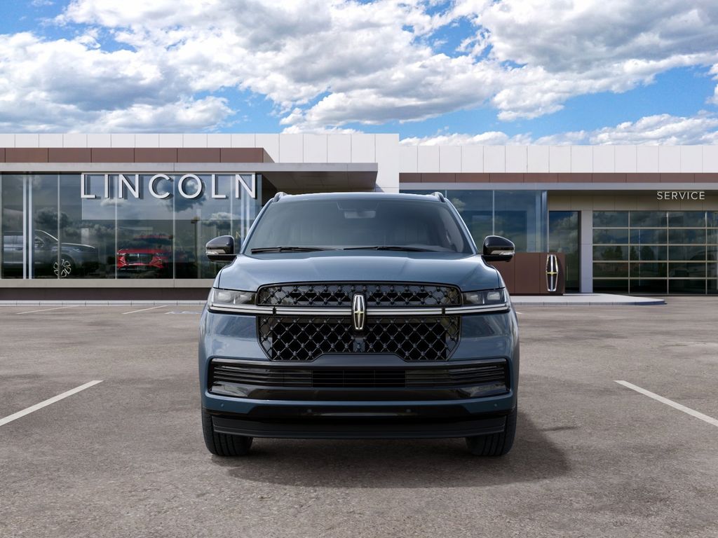 Thumbnail: 2027 Lincoln Navigator - 3