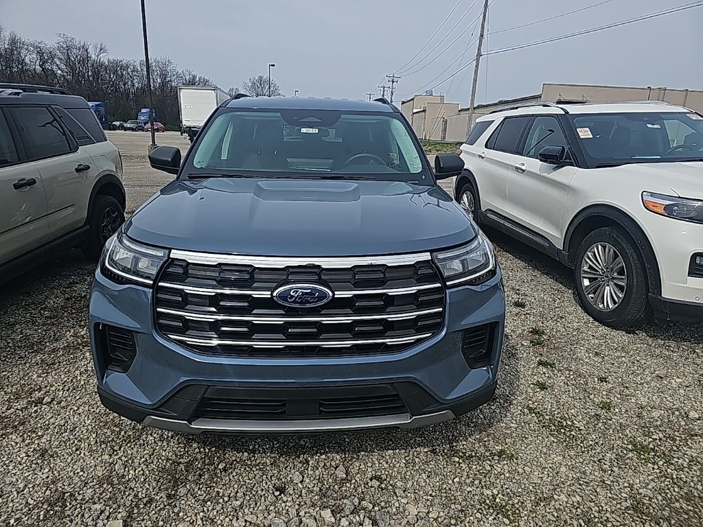 2025 Ford Explorer Active AWD