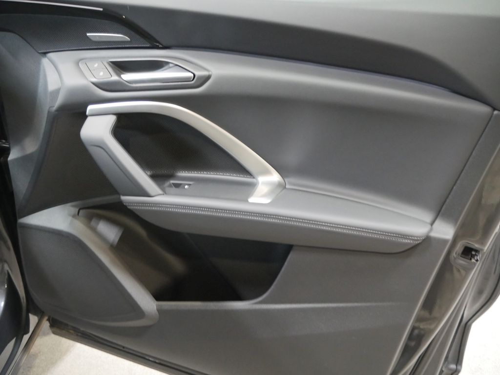 Thumbnail: 2025 Audi Q5 - 25