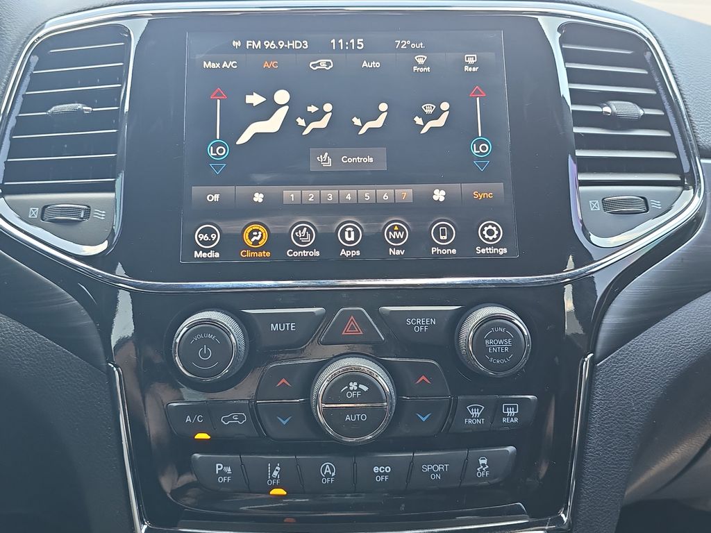2021 Diamond Black Crystal Pearlcoat Jeep Grand Cherokee Laredo X RWD SUV