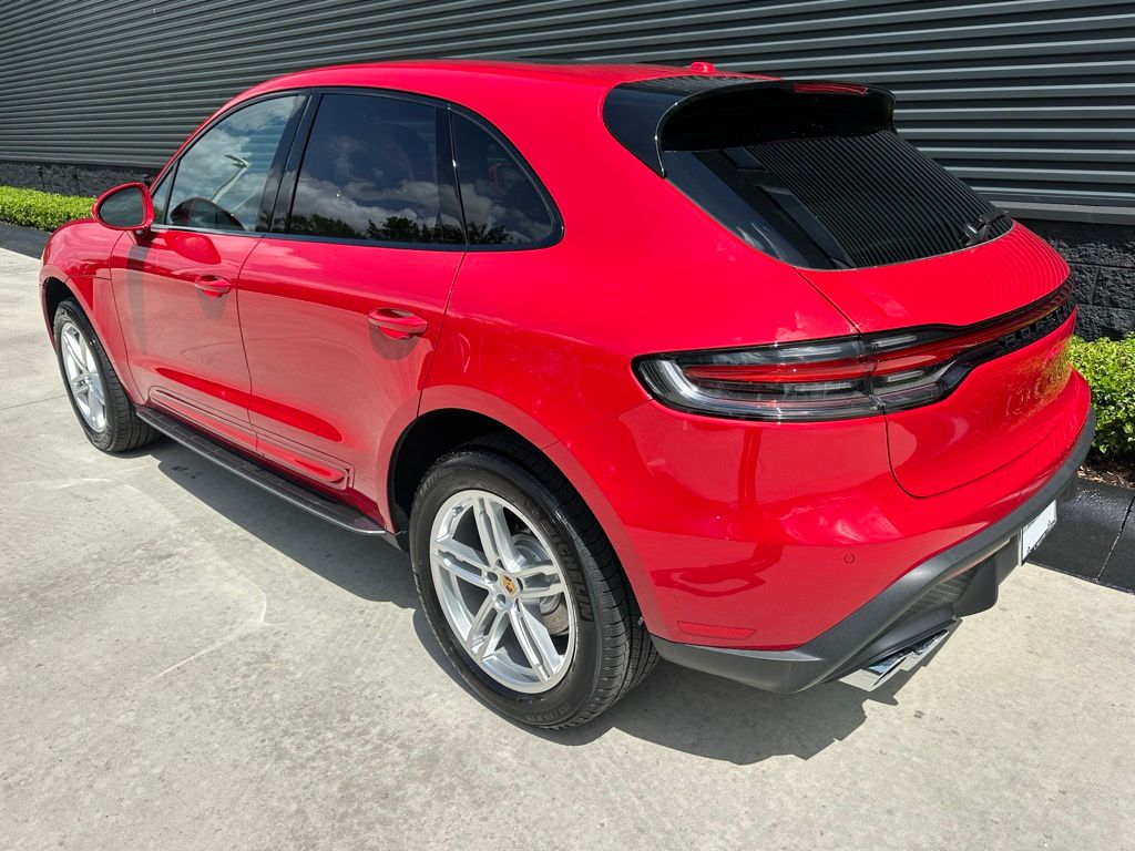 Thumbnail: 2026 Porsche Macan - 3