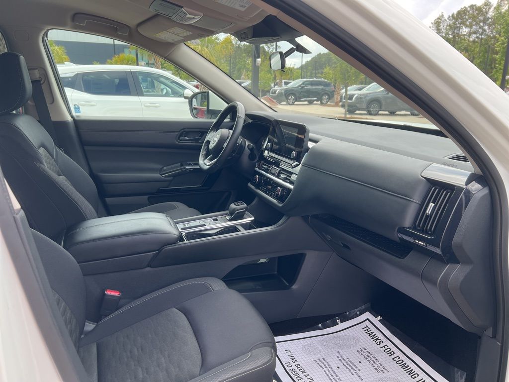 2024 Glacier White Nissan Pathfinder SV FWD SUV