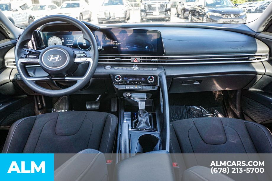 Used 2024 Gray Hyundai SEL image 24