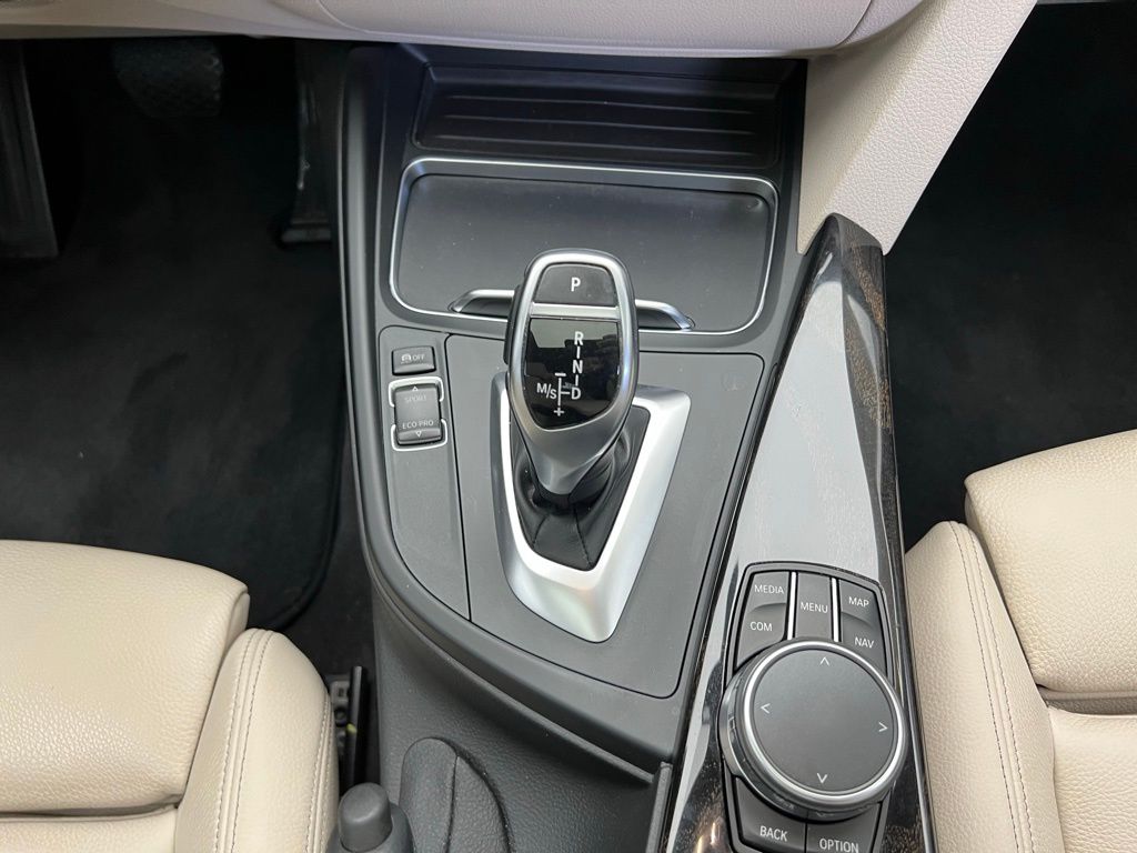 Thumbnail: 2018 BMW 3 Series - 11
