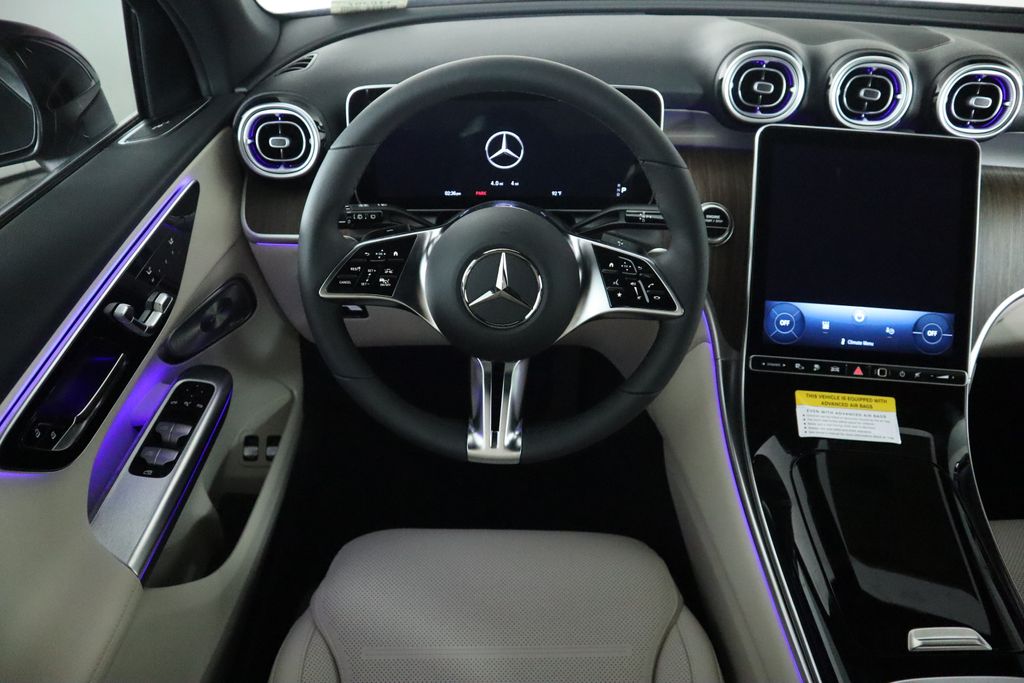 2025 Mercedes-Benz GLC 350 11