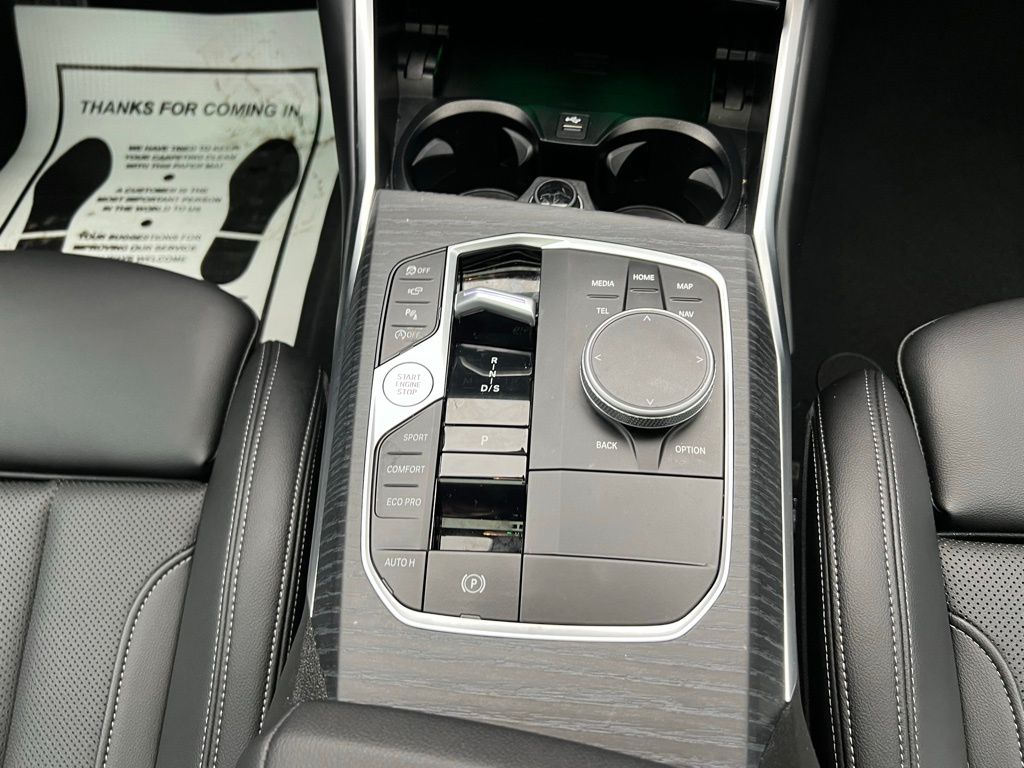 Thumbnail: 2025 BMW 3 Series - 12