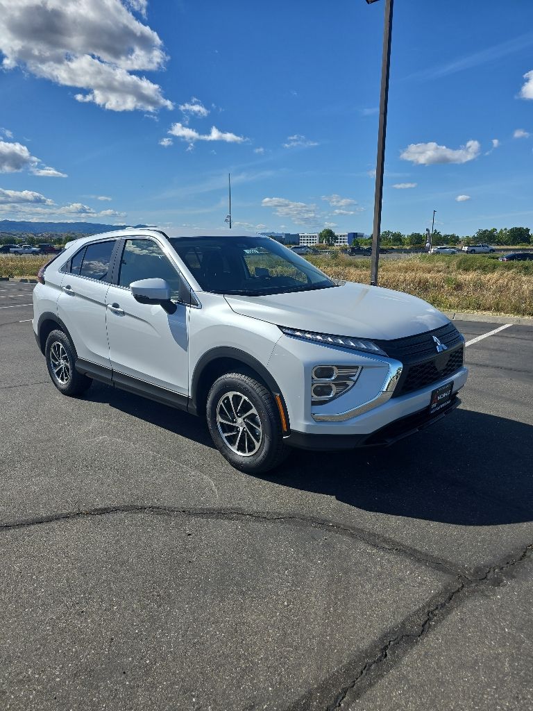 2026 Mitsubishi Eclipse Cross ES S-AWC's photo