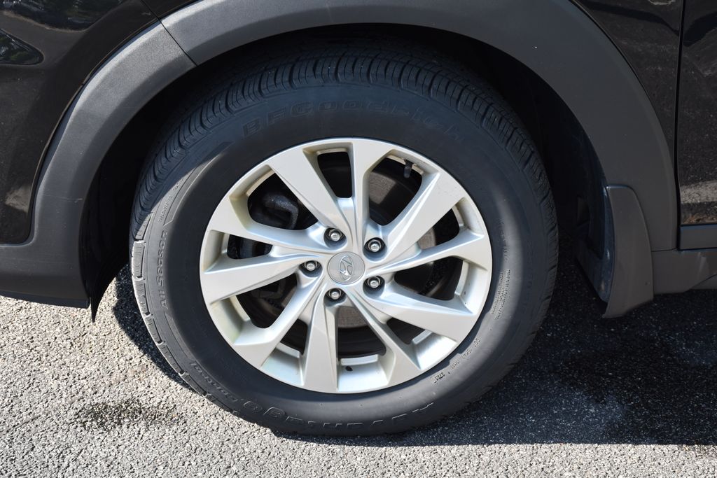 Thumbnail: 2019 Hyundai Tucson - 9