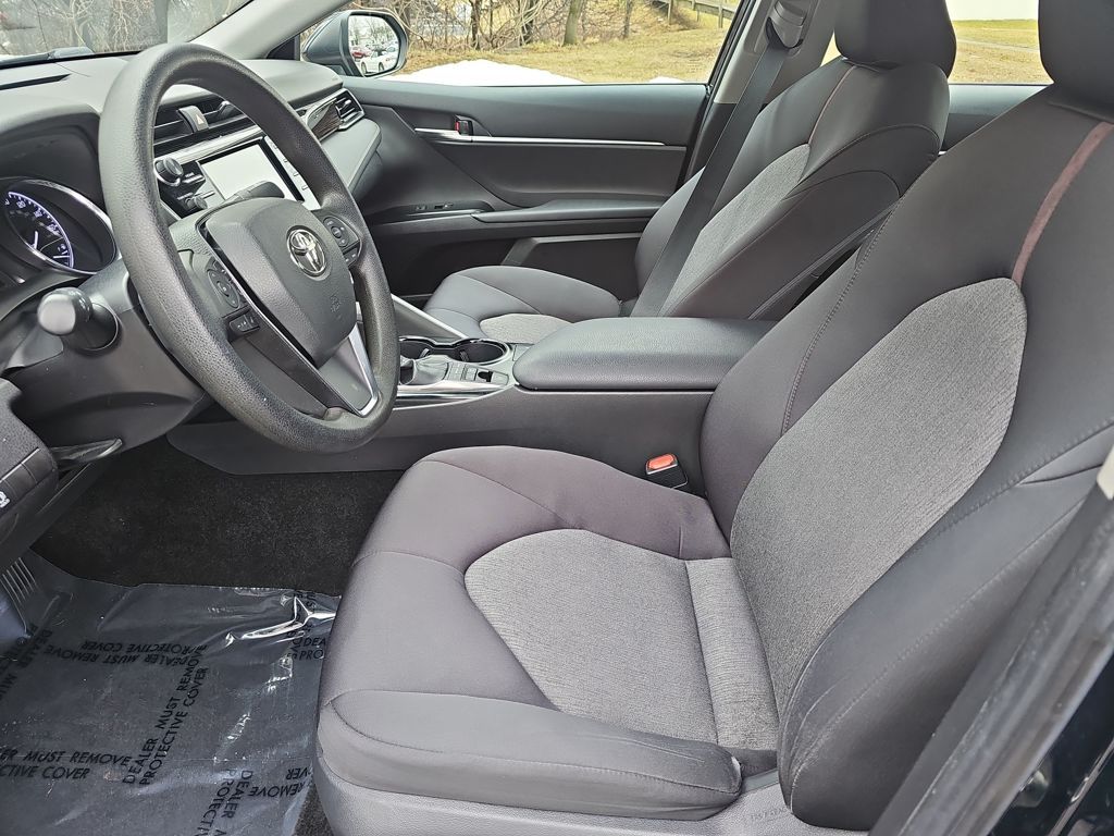 2019 Toyota Camry Hybrid LE