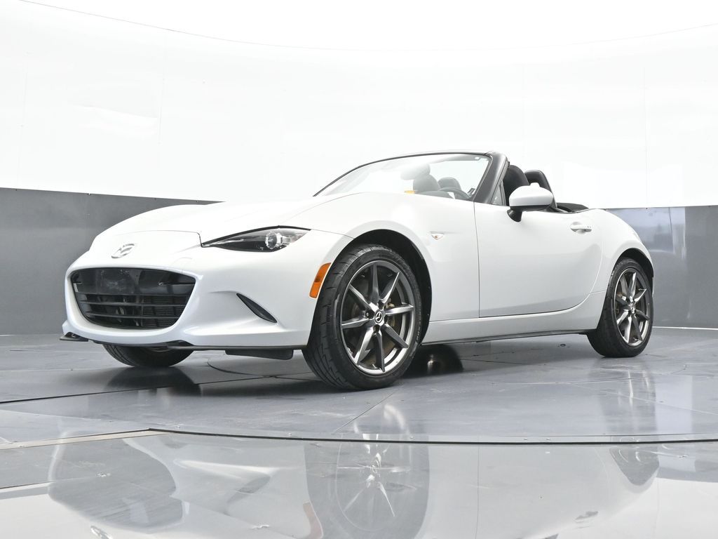 Used 2016 Ceramic Metallic Mazda Grand Touring image 50