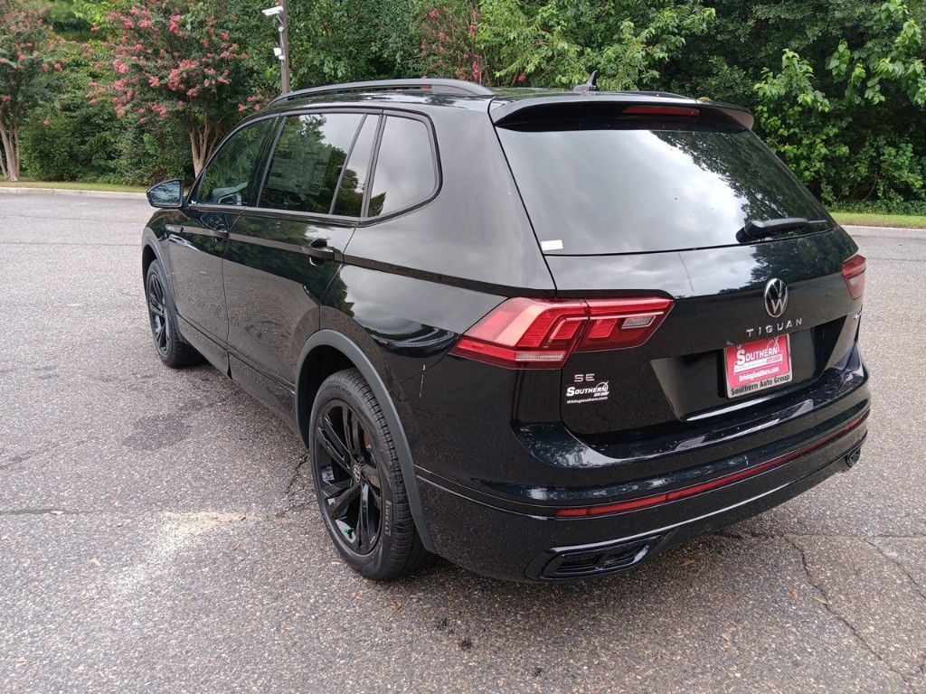 2024 Volkswagen Tiguan 2.0T SE R-Line Black 3