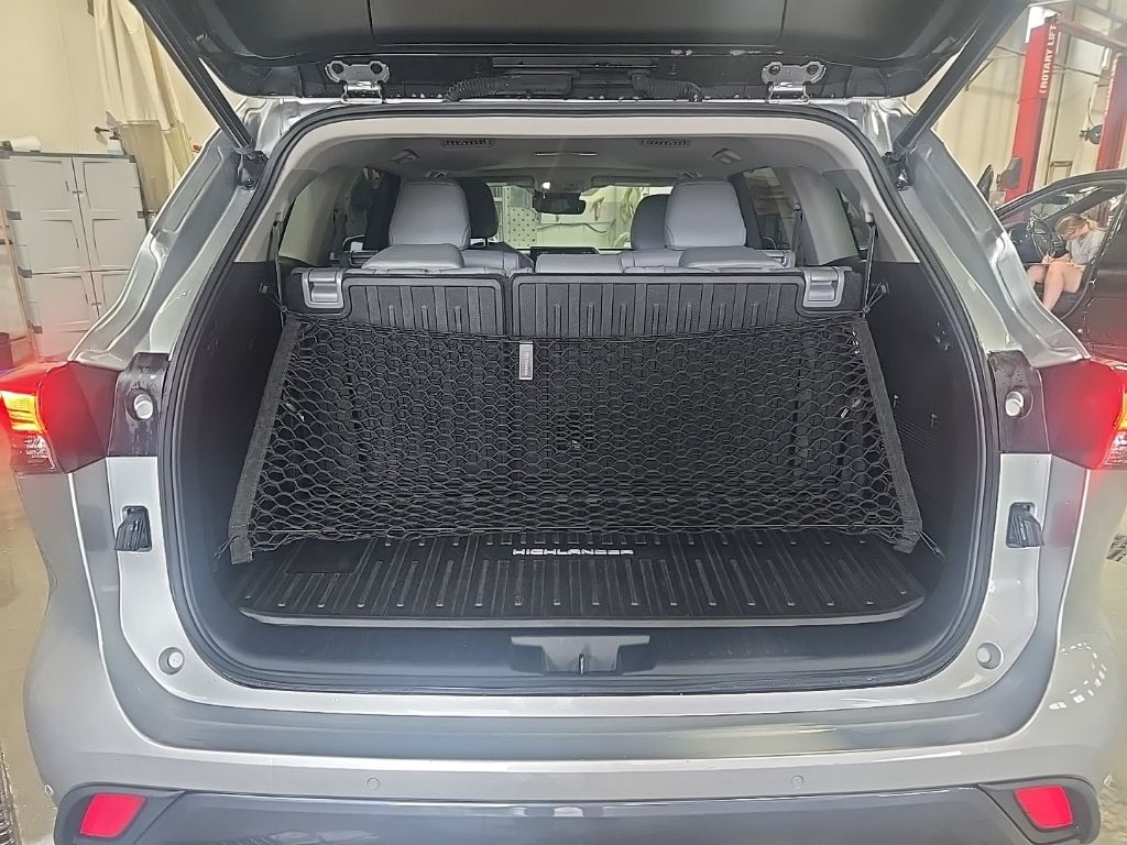 Used 2023 Toyota Highlander SUV