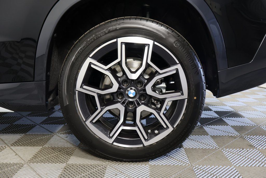 Thumbnail: 2026 BMW X1 - 10