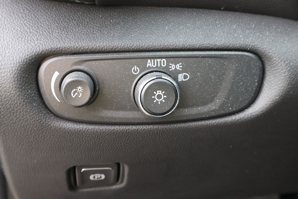 Thumbnail: 2022 Chevrolet Blazer - 18