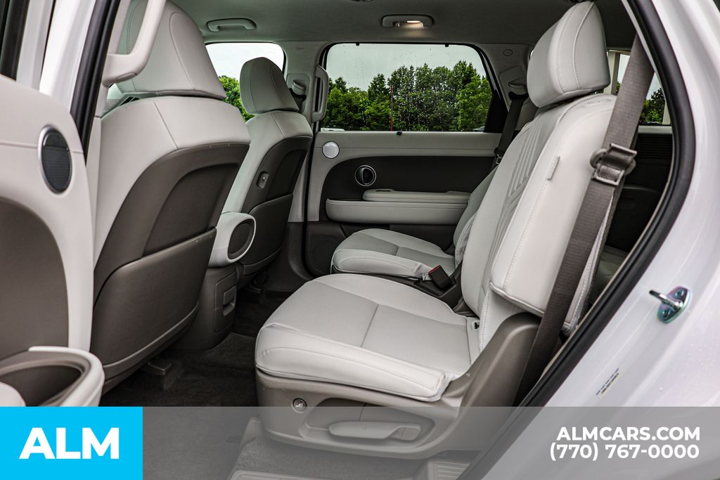 Used 2026 White Hyundai SEL image 19