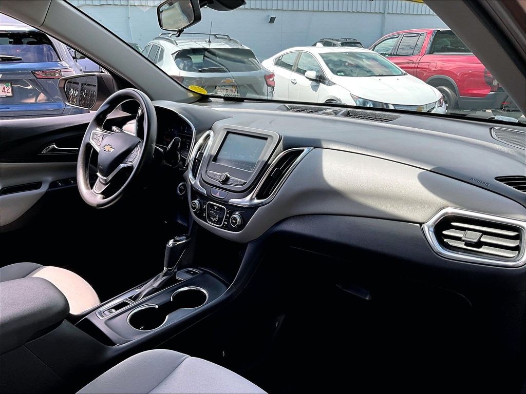 2018 Chevrolet Equinox — photo 21