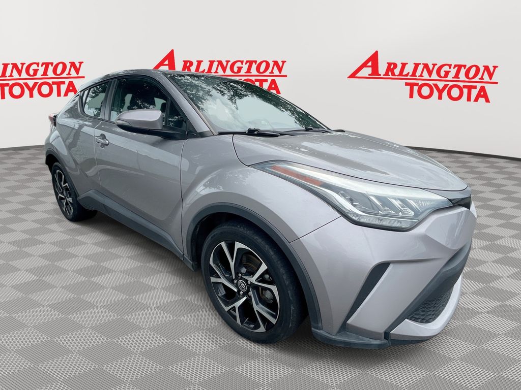 2020 Toyota C-HR XLE's photo