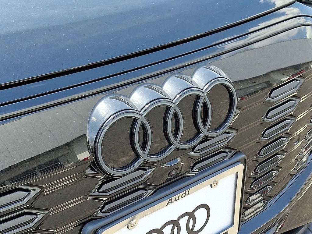 Thumbnail: 2025 Audi e-tron - 4